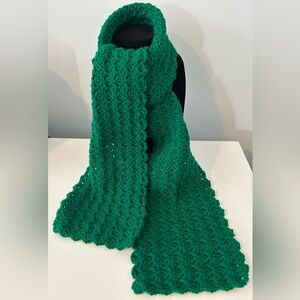 NWT - Elegant Paddy Green Unisex Crochet Scarf
